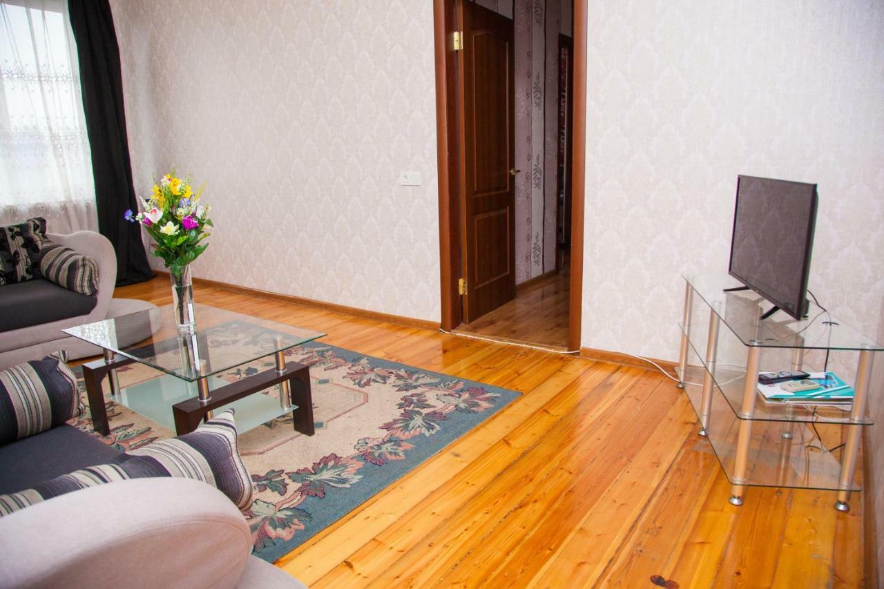 Apartment On Stalevariv Street 7 Zaporizhia Екстериор снимка