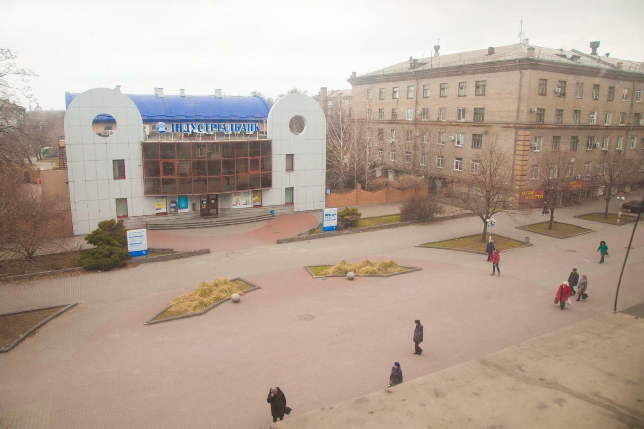 Apartment On Stalevariv Street 7 Zaporizhia Екстериор снимка